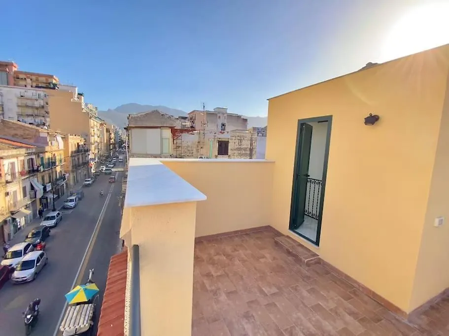 Appartamento Teste Di Moro A Due Passi Dal Centro Di Palermo 0*,  Italia